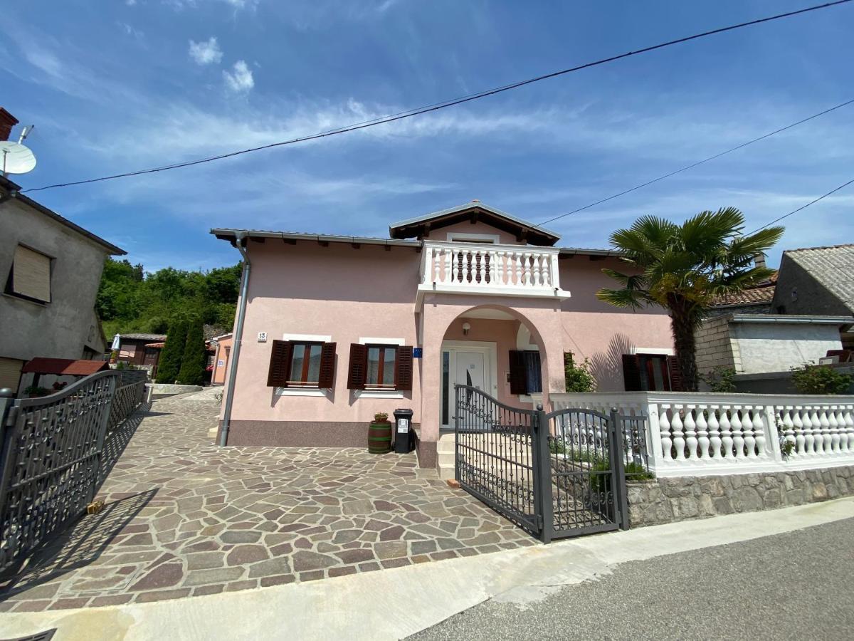 Sapjane Holiday House Pasjak מראה חיצוני תמונה